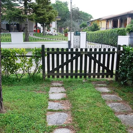 With Garden In Excellent Location - Beahost 비비오네